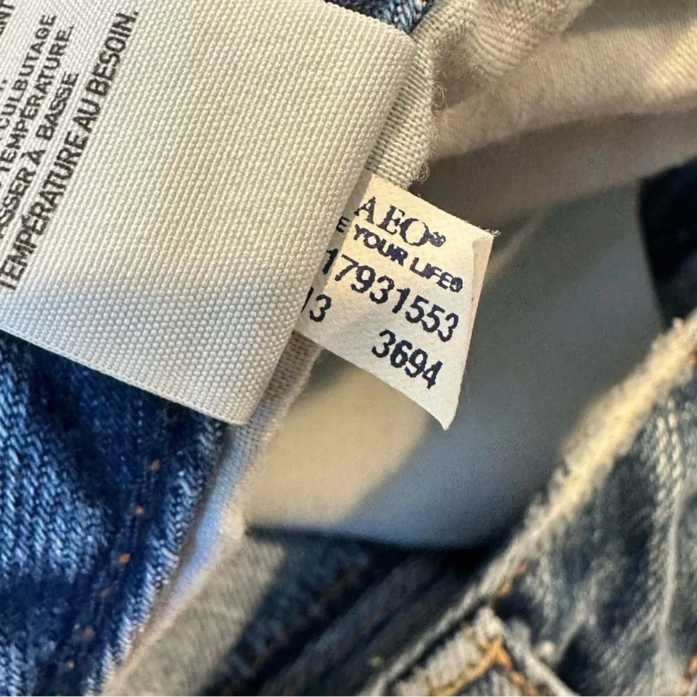 American Eagle Women's 16 Denim Blue Jean Shorts Cutoff Distressed AE Mid Rise - Picture 7 of 11